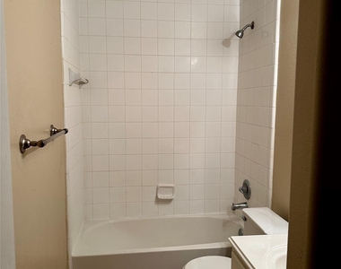435 Brushy Glen Drive - Photo Thumbnail 8