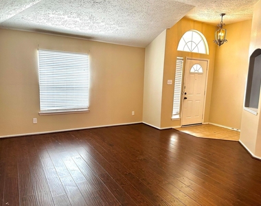 435 Brushy Glen Drive - Photo Thumbnail 1