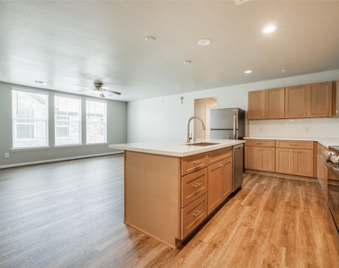 227 Park Place Circle - Photo Thumbnail 9