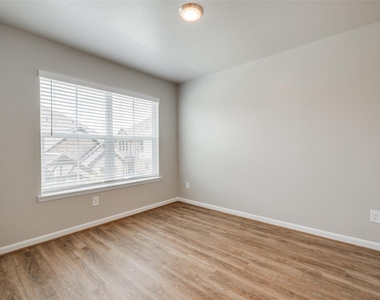 227 Park Place Circle - Photo Thumbnail 17