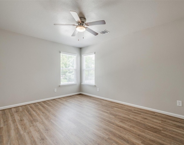 227 Park Place Circle - Photo Thumbnail 10