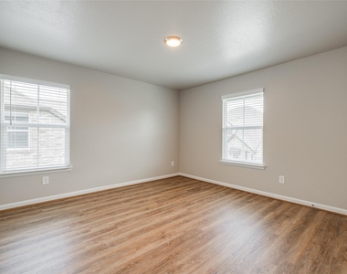 227 Park Place Circle - Photo Thumbnail 14