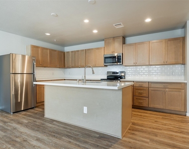 227 Park Place Circle - Photo Thumbnail 5