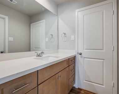 227 Park Place Circle - Photo Thumbnail 11