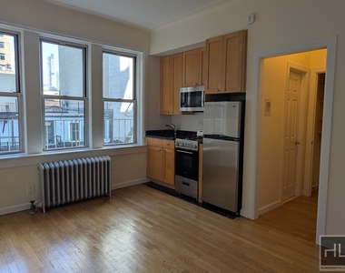 West 13 Street - Photo Thumbnail 1