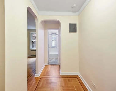 Jane St - Photo Thumbnail 2