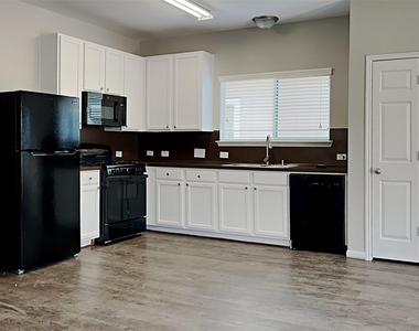 4065 Mossy Place Lane - Photo Thumbnail 4