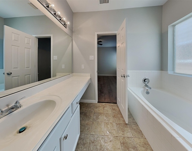 4065 Mossy Place Lane - Photo Thumbnail 10