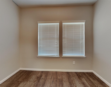 4065 Mossy Place Lane - Photo Thumbnail 13