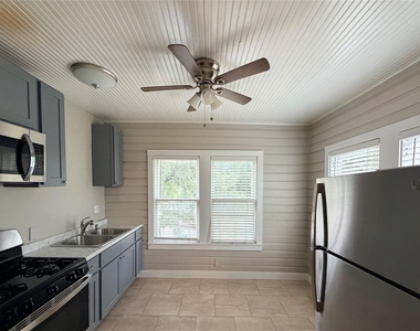 4219 Lamar Street - Photo Thumbnail 7