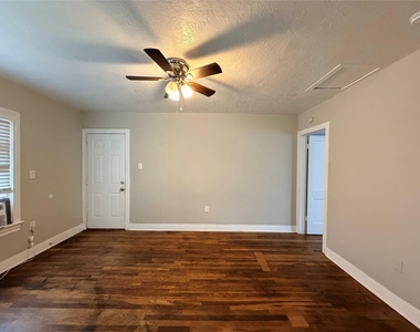 4219 Lamar Street - Photo Thumbnail 6