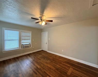 4219 Lamar Street - Photo Thumbnail 4