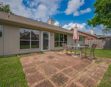 3007 Cloverdale - Photo Thumbnail 18