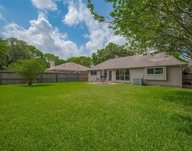 3007 Cloverdale - Photo Thumbnail 19