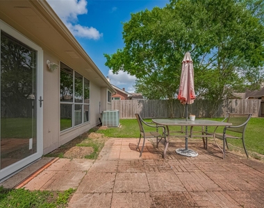 3007 Cloverdale - Photo Thumbnail 17