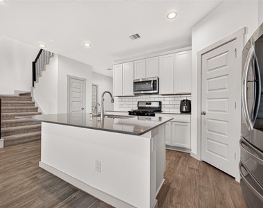 6903 Green Embers Lane - Photo Thumbnail 15
