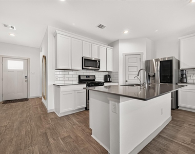 6903 Green Embers Lane - Photo Thumbnail 13