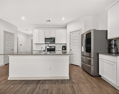 6903 Green Embers Lane - Photo Thumbnail 14