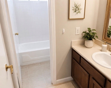 3023 Garden Lane - Photo Thumbnail 7