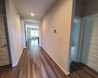 28415 Hannahs Harbor Lane - Photo Thumbnail 7