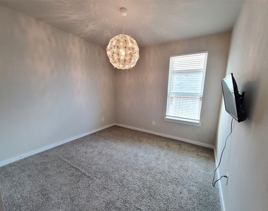 28415 Hannahs Harbor Lane - Photo Thumbnail 9