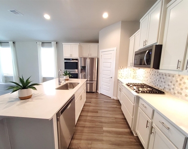28415 Hannahs Harbor Lane - Photo Thumbnail 6