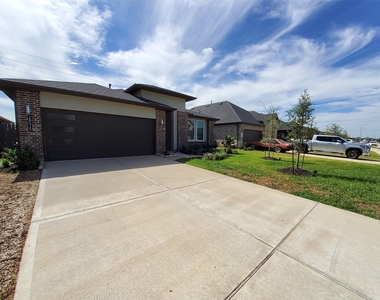 28415 Hannahs Harbor Lane - Photo Thumbnail 2