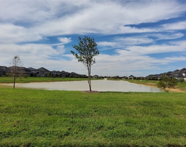 28415 Hannahs Harbor Lane - Photo Thumbnail 39