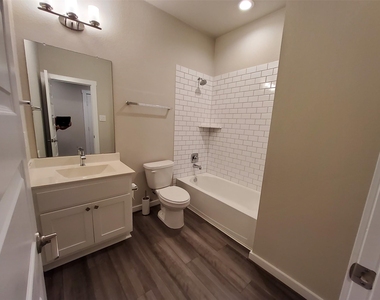 28415 Hannahs Harbor Lane - Photo Thumbnail 18