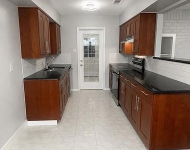 4522 Rosegate Drive - Photo Thumbnail 6
