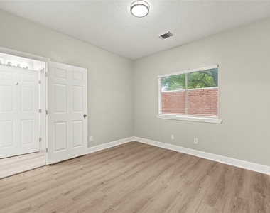 6239 Agassi Ace Court - Photo Thumbnail 8