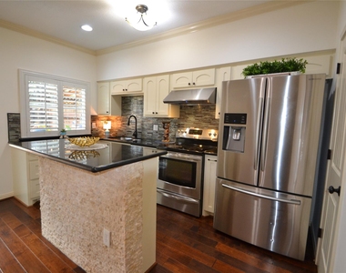 830 Threadneedle Street - Photo Thumbnail 16