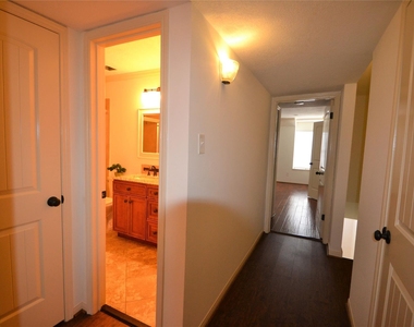 830 Threadneedle Street - Photo Thumbnail 20