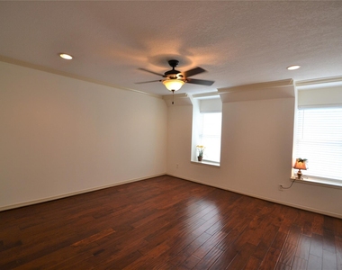830 Threadneedle Street - Photo Thumbnail 32