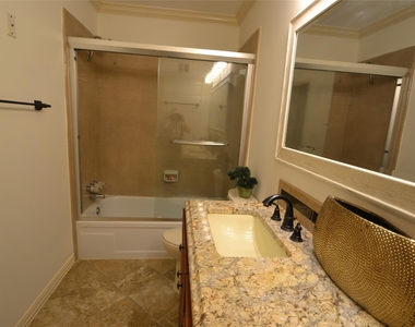 830 Threadneedle Street - Photo Thumbnail 21