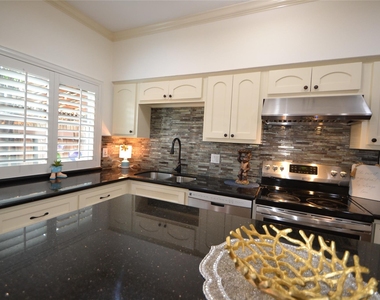 830 Threadneedle Street - Photo Thumbnail 6