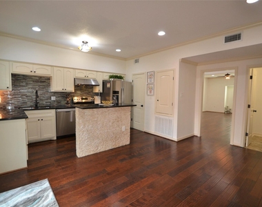 830 Threadneedle Street - Photo Thumbnail 10