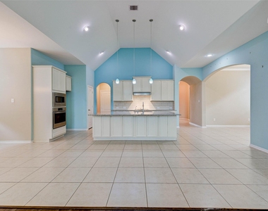 2603 Deerwood Heights Lane - Photo Thumbnail 5