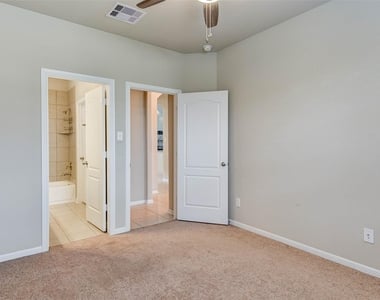 2603 Deerwood Heights Lane - Photo Thumbnail 12