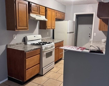 5308 S Pleasant Valley Road - Photo Thumbnail 2