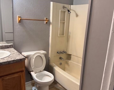 5308 S Pleasant Valley Road - Photo Thumbnail 5