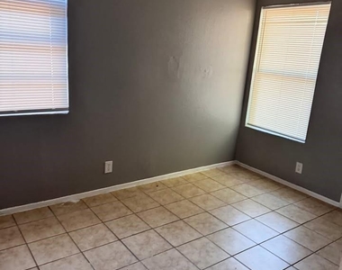 5308 S Pleasant Valley Road - Photo Thumbnail 3