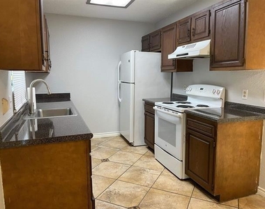 4950 Avie Lane - Photo Thumbnail 2