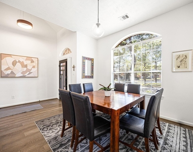 3103 Lancefield Court - Photo Thumbnail 6
