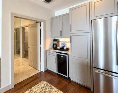 1400 Mckinney Street - Photo Thumbnail 13