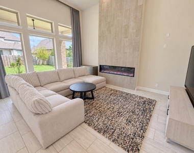 17357 Amaryllis Lane - Photo Thumbnail 12