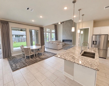 17357 Amaryllis Lane - Photo Thumbnail 7