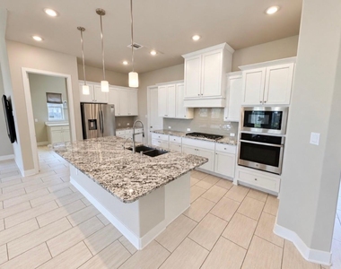17357 Amaryllis Lane - Photo Thumbnail 8