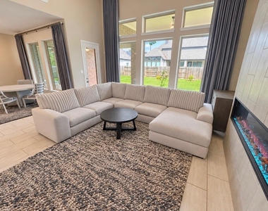 17357 Amaryllis Lane - Photo Thumbnail 11
