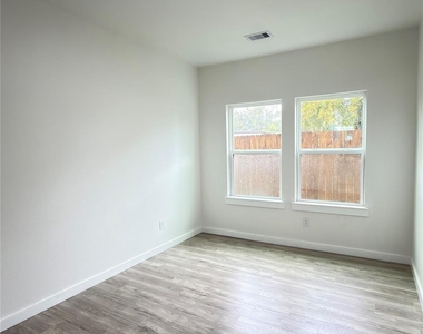7502 Laura Koppe Road - Photo Thumbnail 8